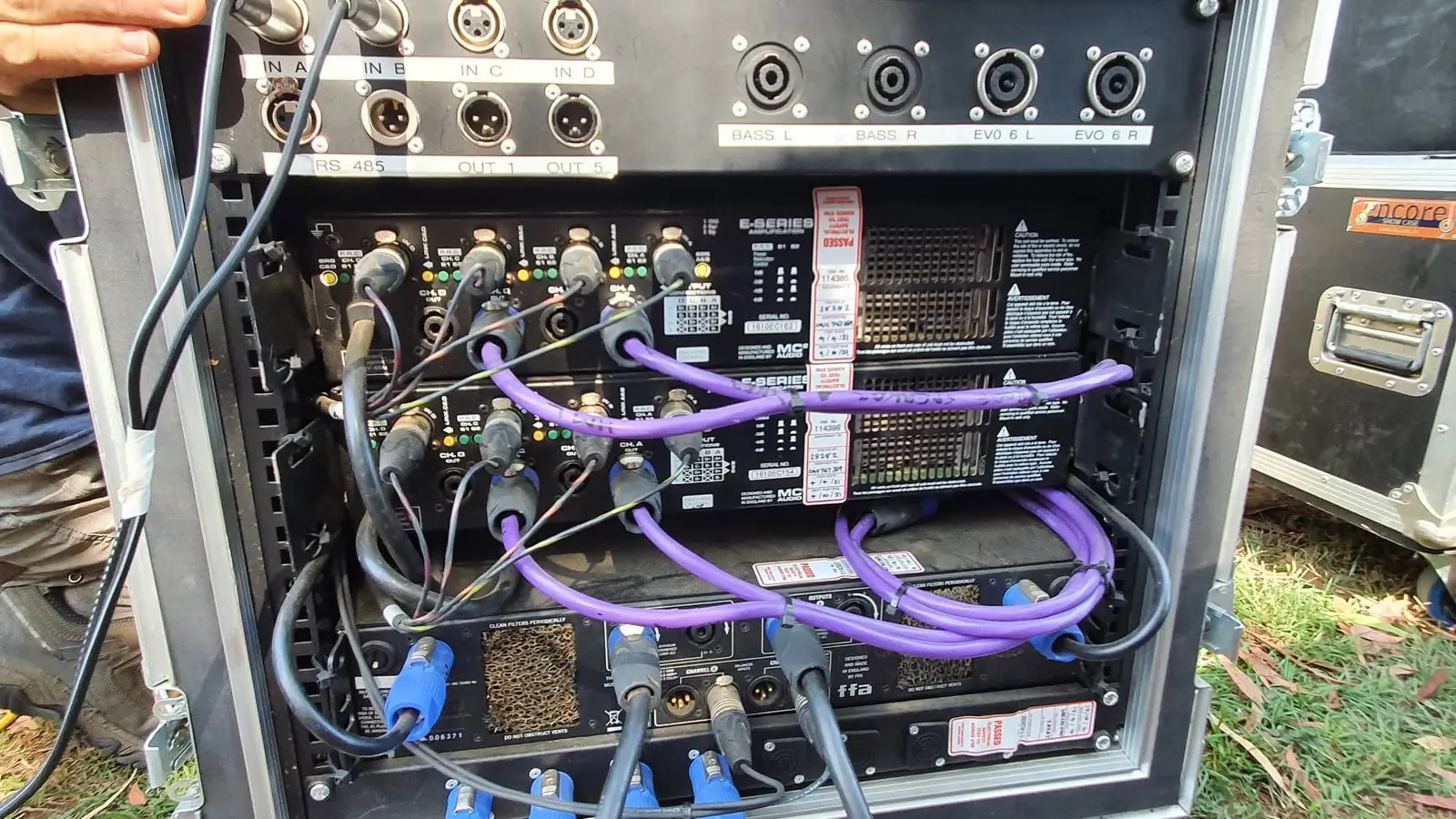 Amplifier rack wiring