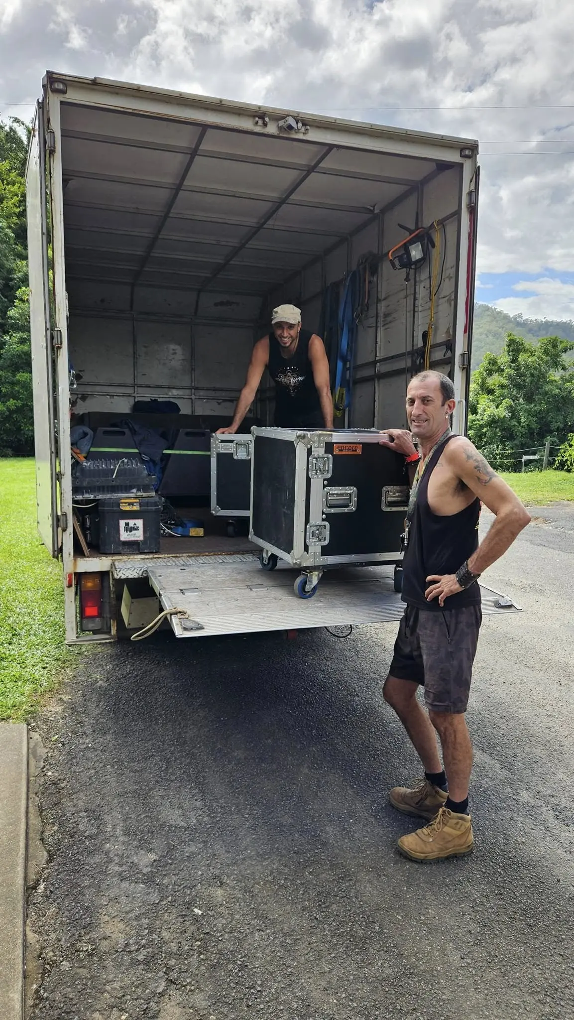 Delivery, setup & crew